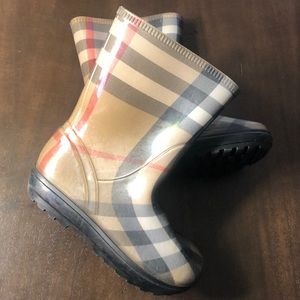 Burberry boots kids size 13
